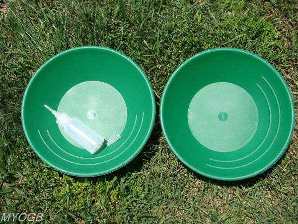 Lot of 2 Green Gold Pans w/ Bottle Snuffer-Panning Kit-Mining-Prospecting